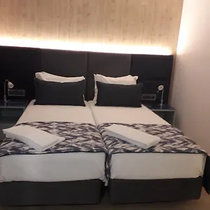 residencial-caravela.hotels-lisbon-portugal.com/